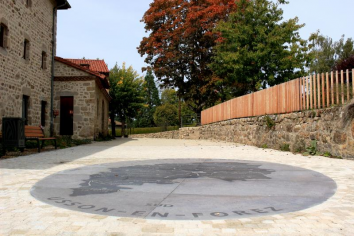 Carte basalte dans le village Anne M